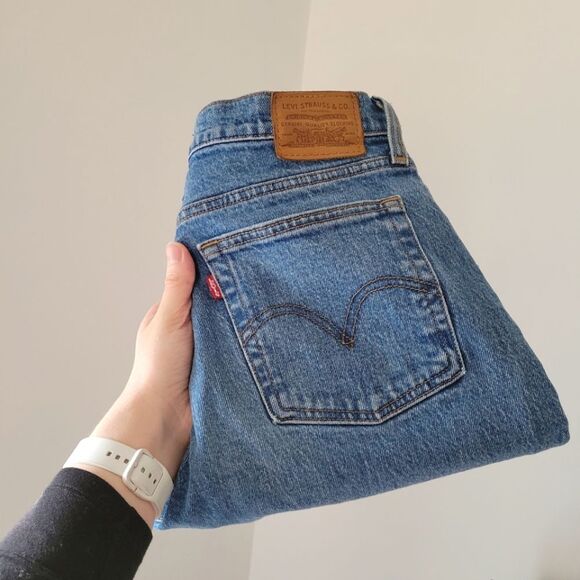 Levi's Wedgie Straight Women's Blue Jeans 28 Waist 26 Inseam Cotton Button Fly - Picture 1 of 7